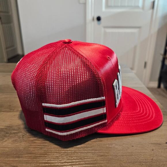 Wisconsin Badgers Snapback Trucker Hat Cap Red 3D Script Embroidered TOW Retro - Picture 3 of 8
